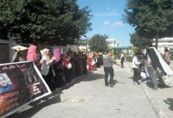 سلسلة ومسيرة بجامعة القناة تضامنًا مع حرائر الإسكندرية