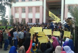 وقفة لطلاب معهد هندسة كفر الشيخ للمطالبة بالإفراج عن زملائهم