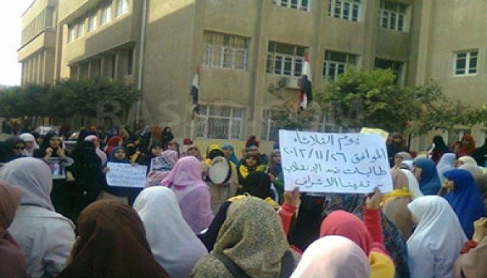 "عبيد البيادة" يعتدون بالحجارة على وقفة لحرائر دراسات بتفهنا الأشراف