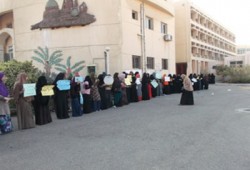 وقفة لطالبات الدراسات الإسلامية ببورسعيد للتنديد بالانقلاب وقوانينه