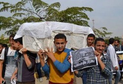 جنازة رمزية لشهيد المدينة الجامعية تطوف جامعة الأزهر