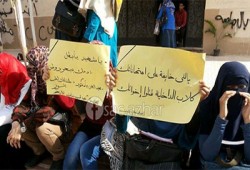 بالصور.. طالبات الأزهر يواصلن إضرابهن عن الدراسة