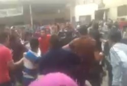 بالفيديو.. احتجاز عدد من طلاب خدمة اجتماعية بالإسكندرية وتهديدهم بالفصل