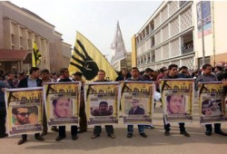 بلطجية الداخلية تعتدي على مظاهرة حاشدة بجامعة المنصورة