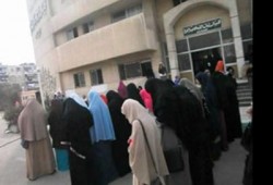 طالبات الدراسات ببورسعيد يؤدين صلاة الغائب على شهداء الثورة