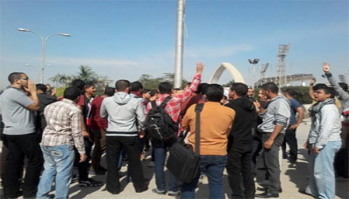 بث مباشر.. وقفة احتجاجية بجامعة أسيوط للمطالبة بالحرية لزملائهم