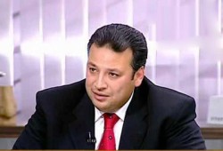 "حاتم عزام": "دستور عصابة الخمسين سيطبق وثيقة السلمي"