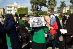جامعة القاهرة تغضب لمجزرة الأزهر بمسيرات حاشدة