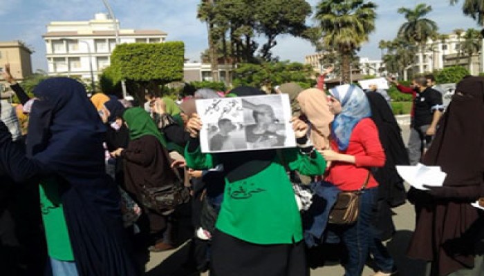 جامعة القاهرة تغضب لمجزرة الأزهر بمسيرات حاشدة