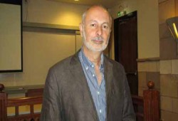 يزيد صائغ: مرسي أفشل خطط المشير للانقلاب على الشرعية