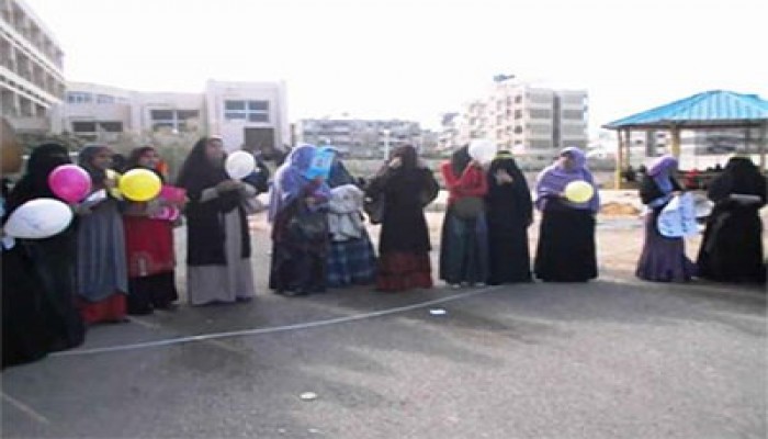 وقفة لطالبات الدراسات الإسلامية ببورسعيد للتنديد بمذابح العسكر