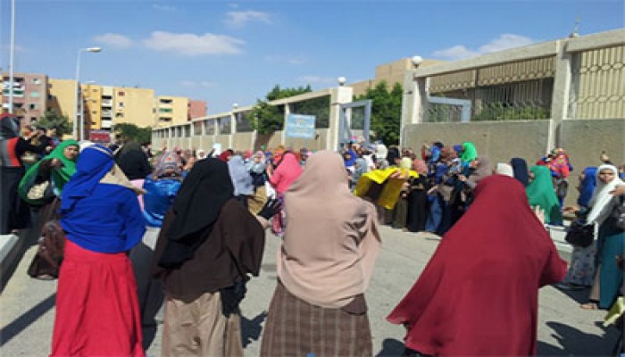وقفة لطالبات الدراسات الإسلامية بالسادات في مليونية" المطلب الواحد"
