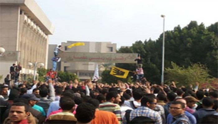 بث مباشر.. مظاهرات حاشدة بأزهر أسيوط والأمن يحاصر الجامعة