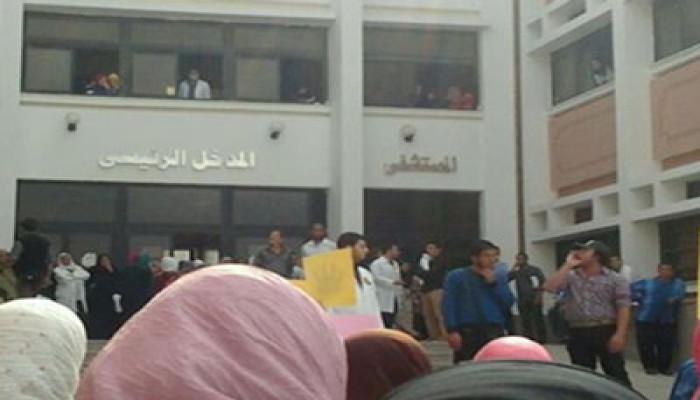 طلاب جامعة القناة يهتفون: "مصر ما يحكمهاش سفاح"