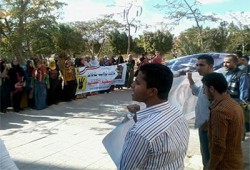 طلاب جامعة السويس يهتفون: "إحنا طالبين شهادة.. لا لحكم البيادة"