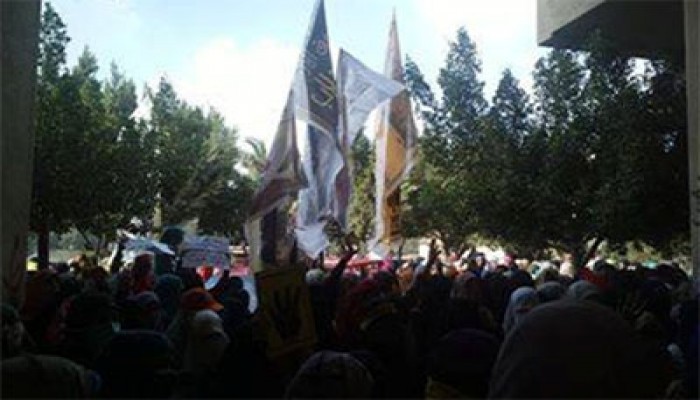 أزهريات مدينة نصر يهتفن: يا مهجة يا عرة.. الثورة مستمرة