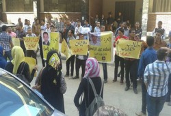 عروض فنية ومسيرة لطلاب سوهاج طلبًا للإفراج عن زملائهم