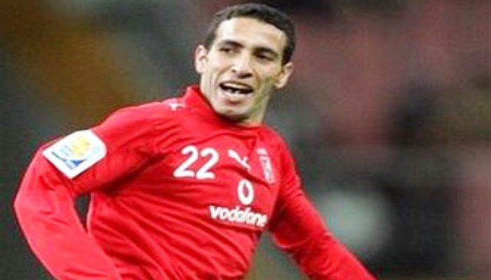 إدارة "الأهلي" تواصل استرضاء "الانقلاب".. تغريم "تريكة" 50 ألف جنيه!!