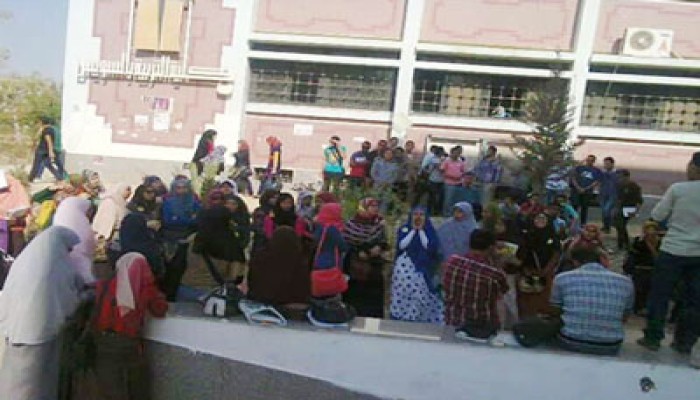 وقفة لطلاب جامعة السويس ضد بلطجة داخلية الانقلاب