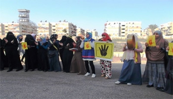 وقفة احتجاجية لطالبات الدراسات الإسلامية ببورسعيد تندد باعتقال الطلاب