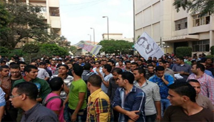 بالصور.. مسيرة حاشدة لطلاب جامعة الزقازيق للمطالبة بالحرية للشرفاء