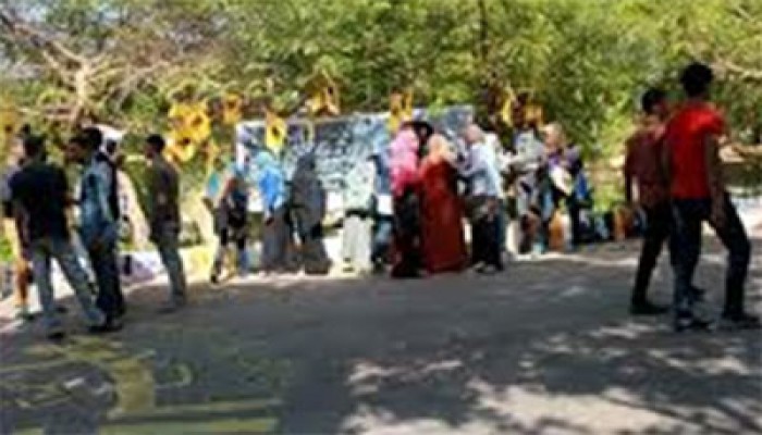 معرض ووقفة لكشف إرهاب الانقلاب في جامعة أسوان