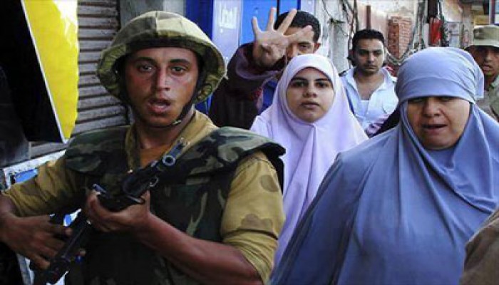 مسيرات ومعرض للصور بجامعة الإسكندرية تنديدًا باعتقال الحرائر