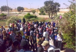 بث مباشر.. جامعة أسوان تتظاهر رفضًا لمحاكمة الرئيس