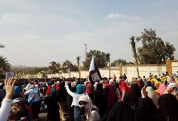 بالصور.. مسيرة لحرائر أزهر مدينة نصر تحاصر أمن الانقلاب
