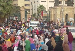 بث مباشر.. مسيرة حاشدة لطلاب "الزقازيق" رفضًا لبلطجة الانقلابيين