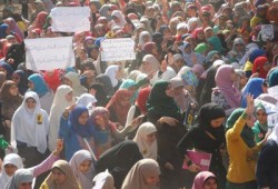 مظاهرات بحقوق وتربية الزقازيق رفضًا لبلطجة الانقلابيين