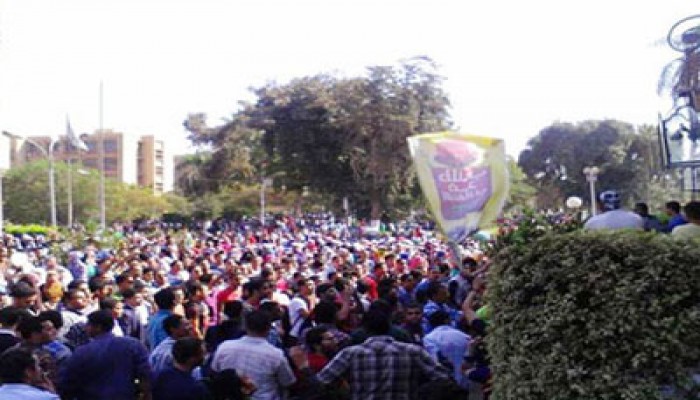 سلسلة طلابية رافضة للانقلاب بجامعة عين شمس