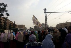 مسيرة لحرائر الأزهر بيوسف عباس تنديدًا بقمع الانقلابيين