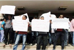 أمن الانقلاب يعتدي على المعتصمين أمام مكتب رئيس الأزهر طلبًا للتسكين