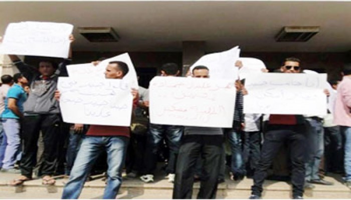 أمن الانقلاب يعتدي على المعتصمين أمام مكتب رئيس الأزهر طلبًا للتسكين