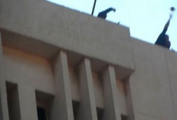 بلطجية يحتجزون 5 طلاب داخل مبنى إدارة جامعة الزقازيق