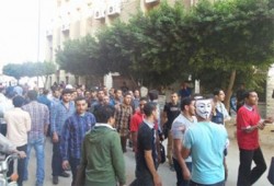 طلاب جامعة الزقازيق ينهون احتجاز نجل شقيق الرئيس مرسي