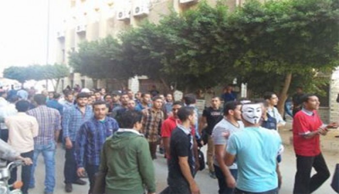 طلاب جامعة الزقازيق ينهون احتجاز نجل شقيق الرئيس مرسي