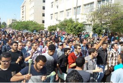 بالفيديو.. طلاب الزقازيق ينددون بحكم العسكر ويطالبون بعودة الشرعية