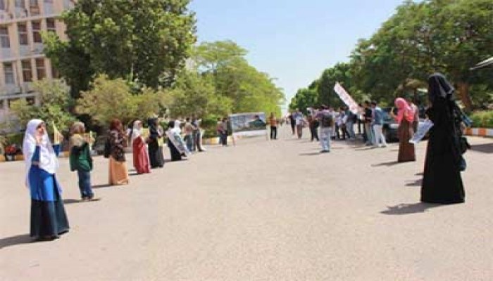 وقفة صامتة بجامعة أسوان ضد الانقلاب واعتقال طلاب