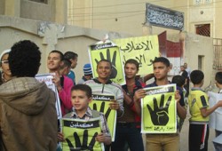 طلاب المدارس.. صداع في رأس الانقلاب