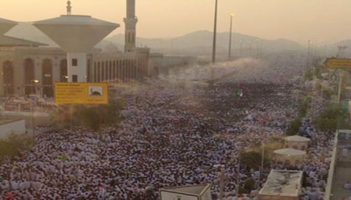 حجاج بيت الله الحرام ينفرون إلى "مزدلفة" بعد أداء "الركن الأعظم"
