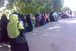 طلاب "أسوان" يتظاهرون للإفراج عن زملائهم المعتقلين