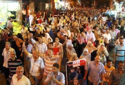 وقفة ليلية حاشدة لطلاب "المدينة الجامعية" بسموحة رفضًا للانقلاب