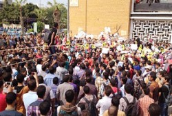 في ذكرى 6 أكتوبر.. جامعة المنصورة تحتشد ضد الانقلاب