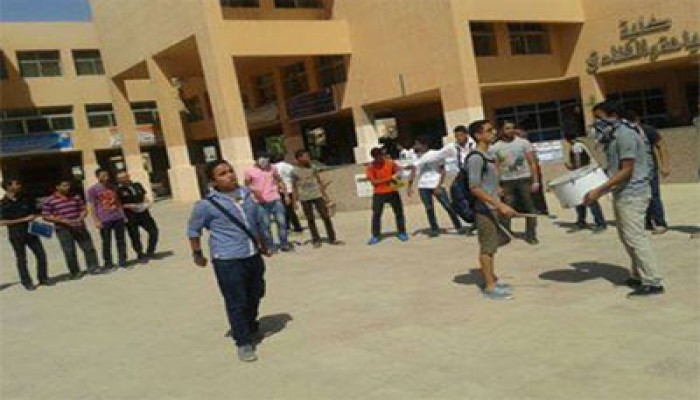وقفتان لطلاب جامعة السادات ضمن فعاليات "الشباب عماد الثورة"