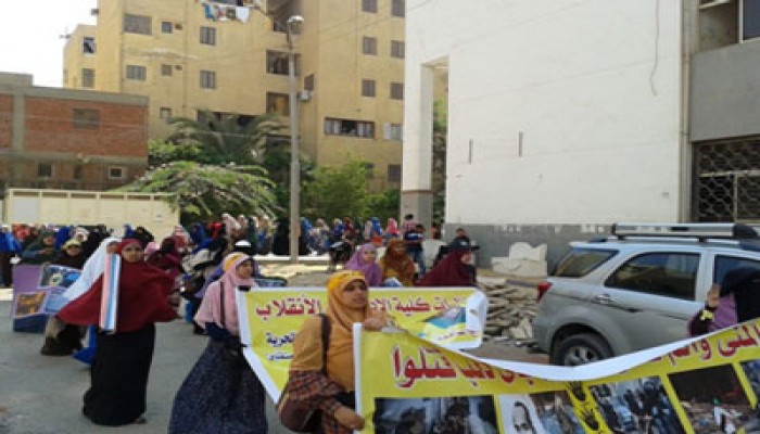 بالصور.. طلاب جامعة الفيوم يواصلون فعالياتهم الرافضة للانقلاب