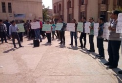 بلطجية السيسي يعتدون على تظاهرة لطلاب تجارة طنطا