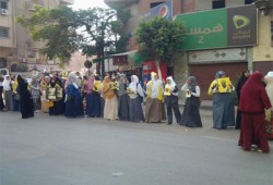 وقفة لحرائر المنوفية تنديدًا بانتهاك الانقلابيين لحقوق المرأة
