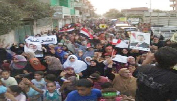 قرية الرئيس مرسي تواصل رفضها للانقلاب العسكري بمسيرة حاشدة